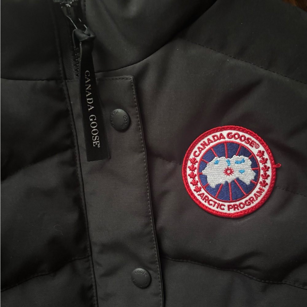 Canada Goose women’s freestyle vest - Picture 3 of 10